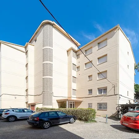 Hauzify I Apartament Neptu Apartment *